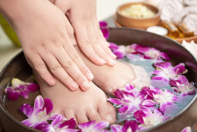 Relaxing Hand & Feet Spa
